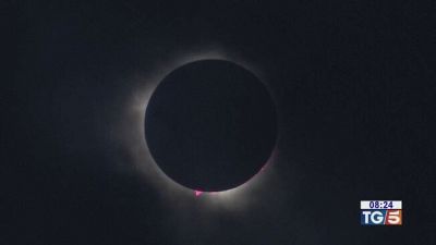 Stasera l'eclissi, ma occorre protezione
