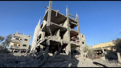 Le immagini del drone su Nuseirat, palazzi distrutti a Gaza