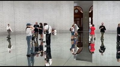 Le costellazioni di Kimsooja a Parigi nella Bourse di Pinault