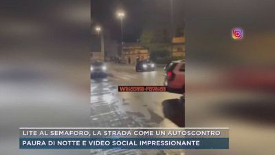 Lite al semaforo, la strada come un autoscontro