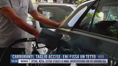 Breaking News delle 16.30 | Carburanti, taglio accise: Eni fissa un tetto