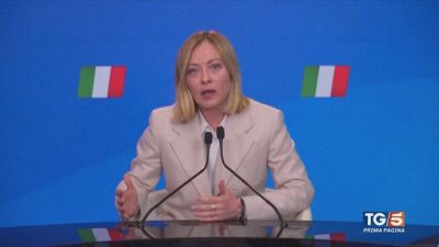 Meloni: "Non mollo di un centimetro"