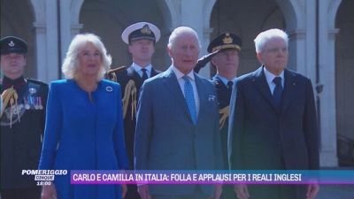 Carlo e Camilla in Italia: folla e applausi per i reali inglesi