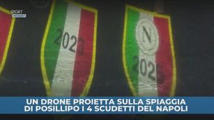 Il drone disegna gli scudetti del Napoli sulla spiaggia