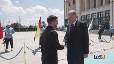 Altro che dialogo, in Turchia tra gli insulti