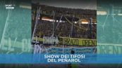 Penarol, spettacolo tifosi: lo stadio diventa un'arena