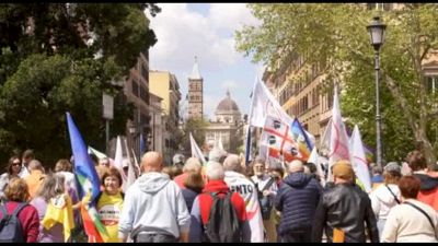 Roma, al via la manifestazione del M5s contro il piano di riarmo