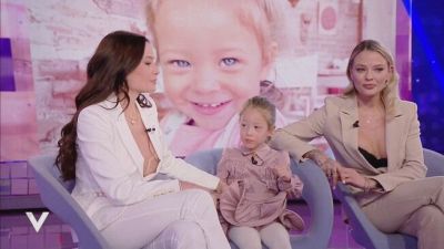 Silvia e Giulia Provvedi e la piccola Nicole