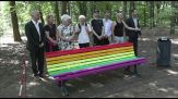 Berlino, un albero e una panchina arcobaleno per vittime dell'attentato