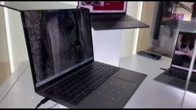Laptop con pannelli solari e a doppio schermo: i concept di Lenovo