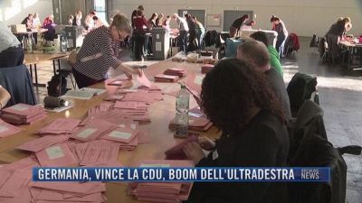 Breaking News delle 21.30 | Germania, vince la Cdu, boom dell'ultradestra