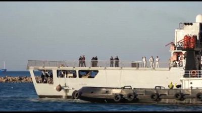 La nave "Libra" arrivata in Albania con 16 migranti: modello per l'Ue?