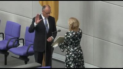 Germania, il neo cancelliere Merz presta giuramento al Bundestag