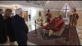 Sergio Mattarella a Santa Marta rende omaggio a salma del Pontefice