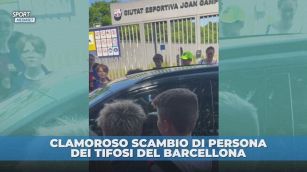 Tifosi del Barcellona bloccano la strada per l'autografo di Raphinha ma non è lui
