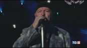 Vasco Rossi canta "Marea"
