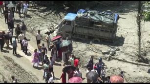 Nepal, oltre 200 morti: prende corpo l'ipotesi del ghiacciaio