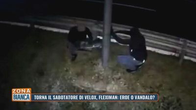 Torna il sabotatore di velox, Fleximan: eroe o vandalo?