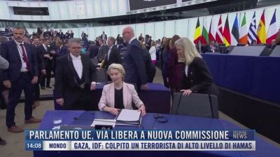 Breaking News delle 14.00 | Parlamento Ue, via libera a nuova commissione