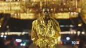 La magia dell'oro in passerella a Parigi