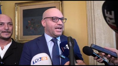 Fontana premia giovani nonni: senza figli no futuro, aiutare famiglie