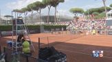 Pagava "urlatori" per condizionare i tennisti