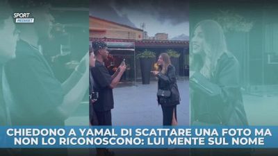 Chiedono a Yamal di scattare una foto ma non lo riconoscono. Lui mente sul nome