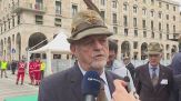 La sfilata finale degli 80mila, Genova ancora invasa dalle penne nere
