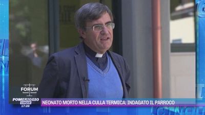 Neonato morto nella culla termica: indagato il parroco