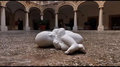 Jago: "La mia scultura vandalizzata ora nel cortile di Montecitorio"