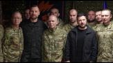 Zelensky visita le truppe sulla prima linea a Lyman