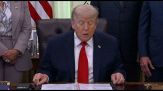 Trump annuncia accordo "imminente" con Iran e ferma gli attacchi