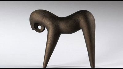 Louise Manzon, la scultura e l'anima: "L'arte porta messaggi"
