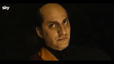 Luca Marinelli è il Duce, prime immagini di "M-Il figlio del secolo"
