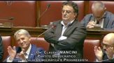 Dl sicurezza, sfottò dem Mancini: "Io in silenzio, faccio il Governo"