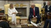Meloni (in italiano): l'invasore è Putin. E Trump: "Cosa ha detto?