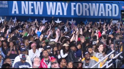 I supporter di Kamala Harris si radunano alla Howard University
