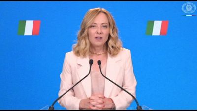 Meloni a Centromarca: "Italia più forte se ci teniamo per mano"