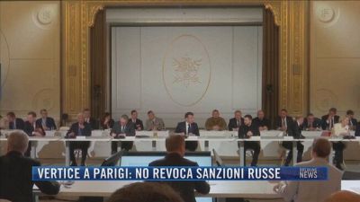 Breaking News delle 21.30 | Vertice a Parigi: no revoca sanzioni russe