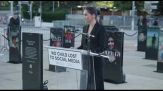 Meghan Markle inaugura mostra su pericoli dei social per i bambini