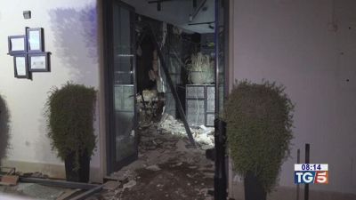 Crolla il tetto muore giovane donna