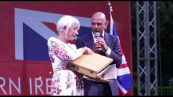 Helen Mirren regina a Roma al King's Birthday Party con Checco Zalone