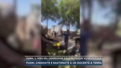 Parma, il video dell'aggressione a due professori vicino a scuola