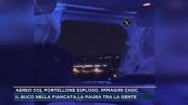 Aereo col portellone esploso, immagini choc