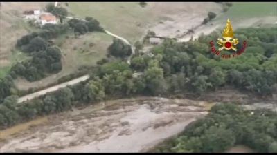 Alluvione in Toscana, si cercano senza sosta nonna e nipote di 5 mesi