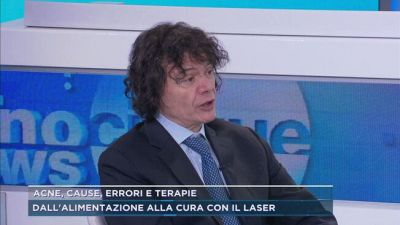 Acne, cause, errori e terapie con il Prof. Santo Raffaele Mercuri