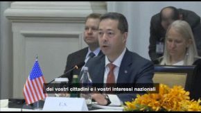 L'inviato di Trump difende i dazi al vertice ASEAN-USA in Cambogia