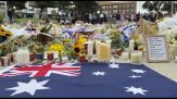 Sydney, l'omaggio alle vittime della strage a Bondi Beach