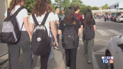 Oggi si torna a scuola, Bolzano riapre le aule