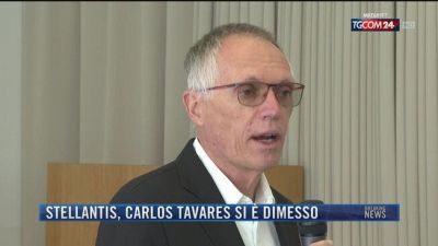 Breaking News delle 21.30 | Stellantis, Carlos Tavares si è dimesso